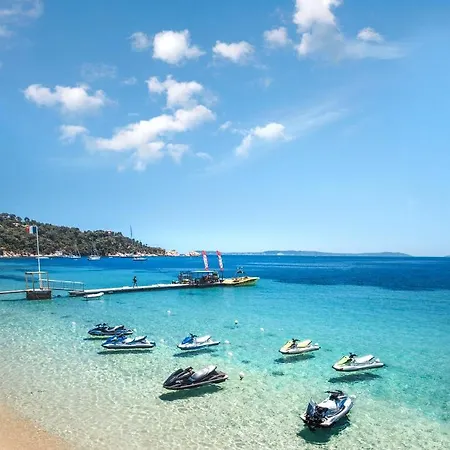 Les Cyclades ホテル ル・ラヴァンドゥー